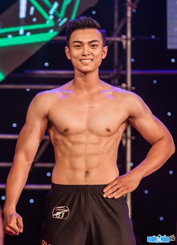  Handsome and masculine image of model Cong Phat