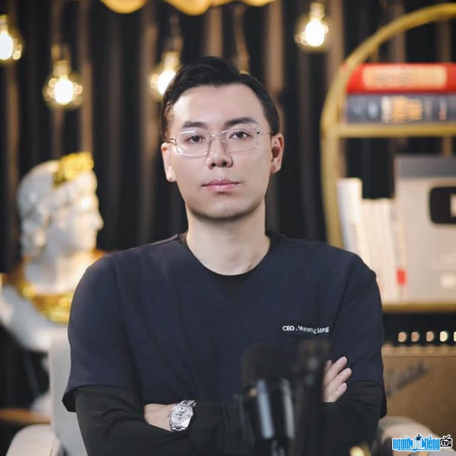 CEO Vuong Long is talented and brave