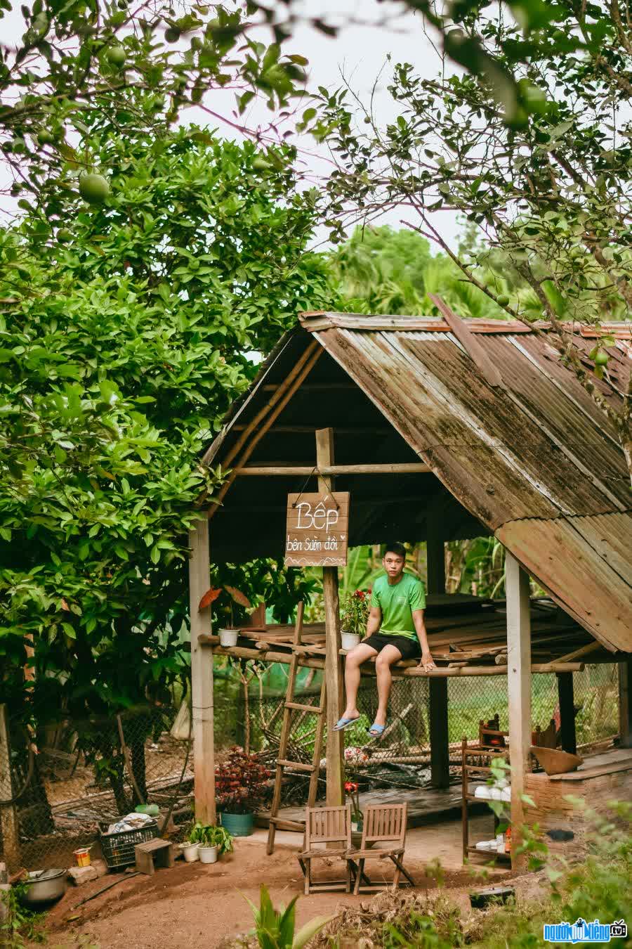 "The kitchen on the hillside" is where Duy Tai cooks delicious dishes for his parents