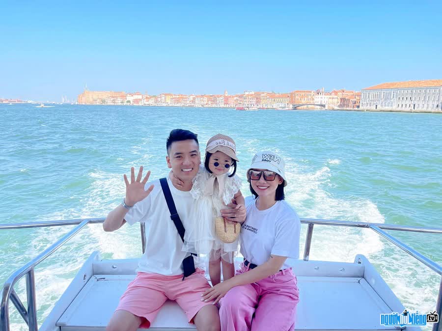 The happy family of TikToker Nguyen Lan Anh makes many people admire