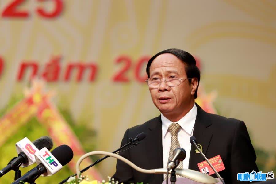 Picture of former Deputy Prime Minister Le Van Thanh at a meeting