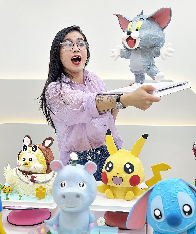 Teacher Tran Thuy Linh guides to create funny animals for cakes