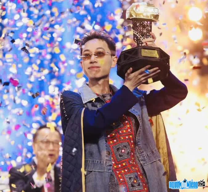 Rapper Double2T is the Vietnamese Rap Champion season 3