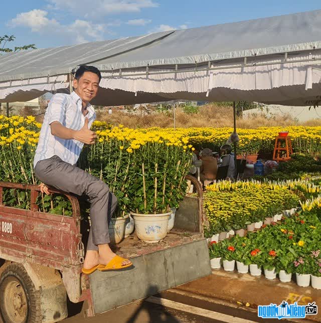 owner of a famous orchid garden in Binh Phuoc