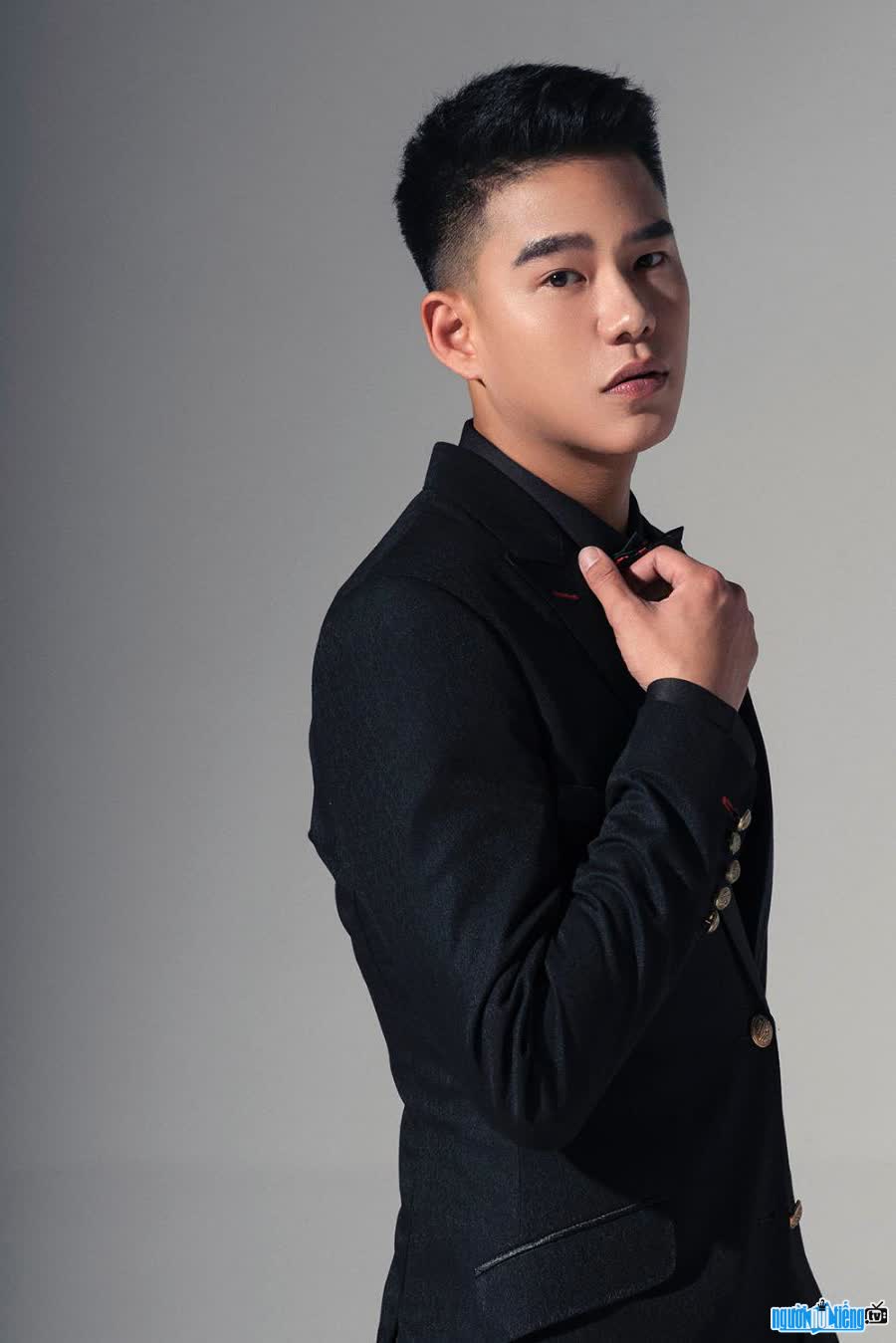 Actor Ngo Minh Hoang was invited to participate in fashion shows at fashion shows