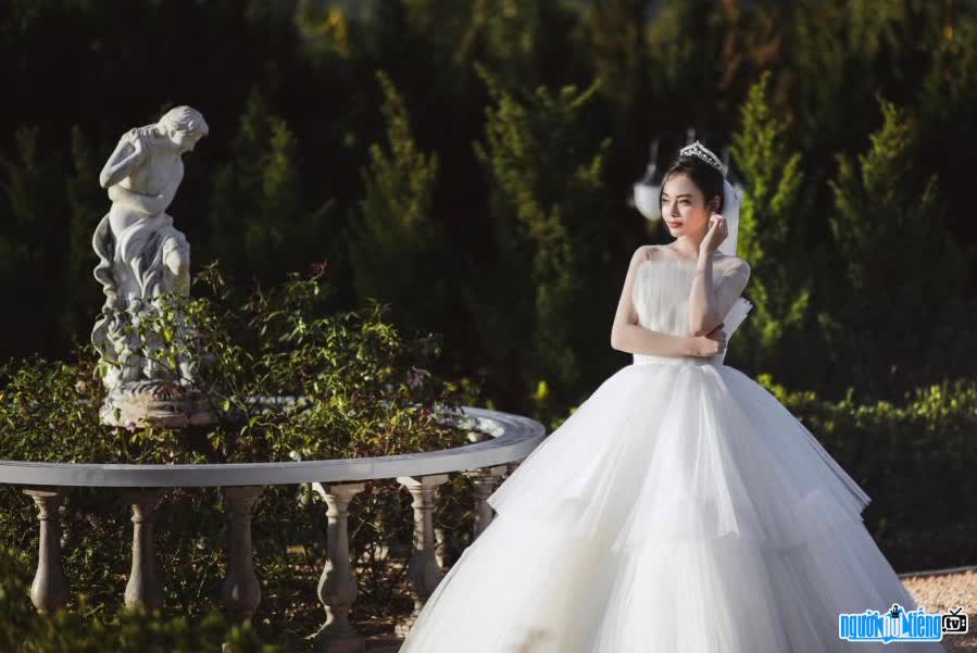 Photo model Holley Pham transformed into a beautiful bride
