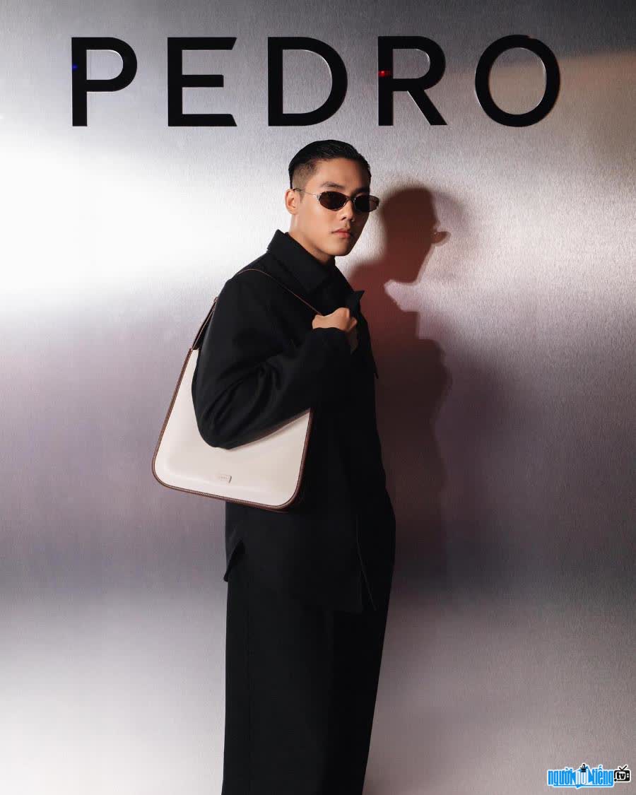 Influencer Huang Long is the only Vietnamese male representative attending Pedro's largest collection launch event of the year in Singapore