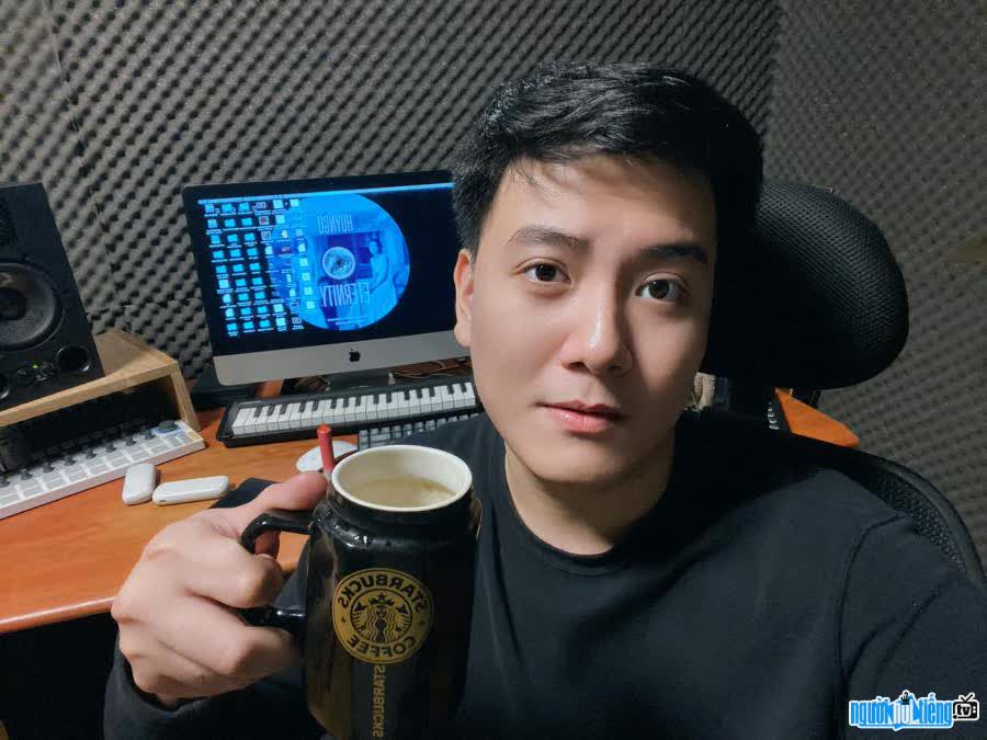 Image of producer Huy Ngo at the studio