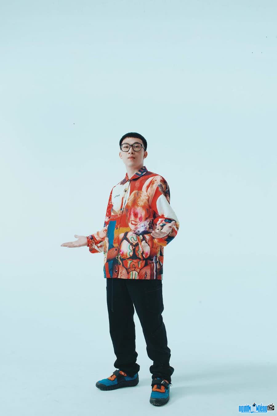 Hình ảnh mới của rapper Trung Trần