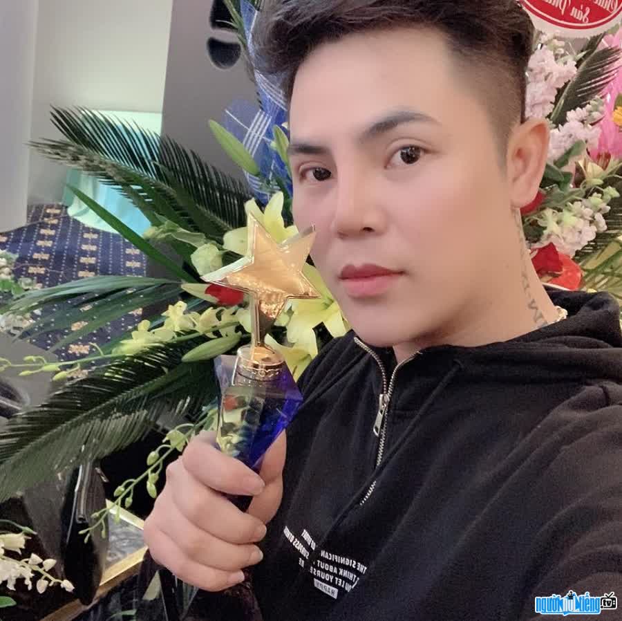 Businessman Nguyen Van Trung won a prestigious award in the field of beauty