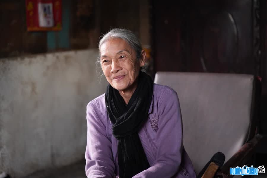 Hình ảnh nghệ sĩ Thanh Hiền luôn hết mình với công việc dù ở tuổi 71