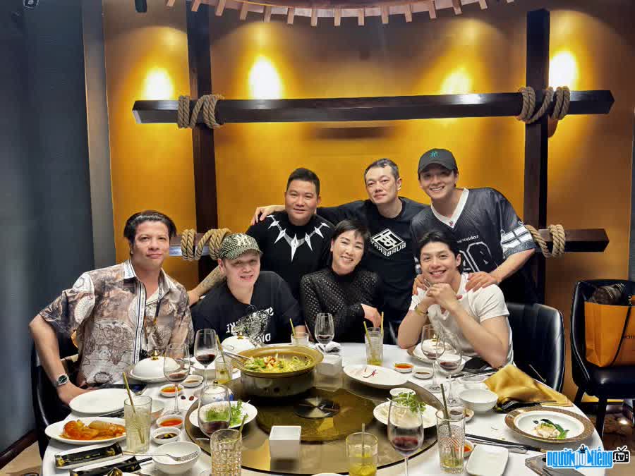 Image of Abalone Ong Sui with Vietnamese Stars at Hong Kong restaurant Ong Sui