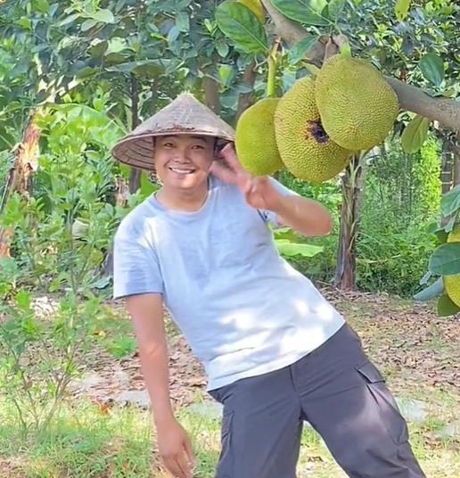 TikToker Phong Mukk giản dị và gần gũi