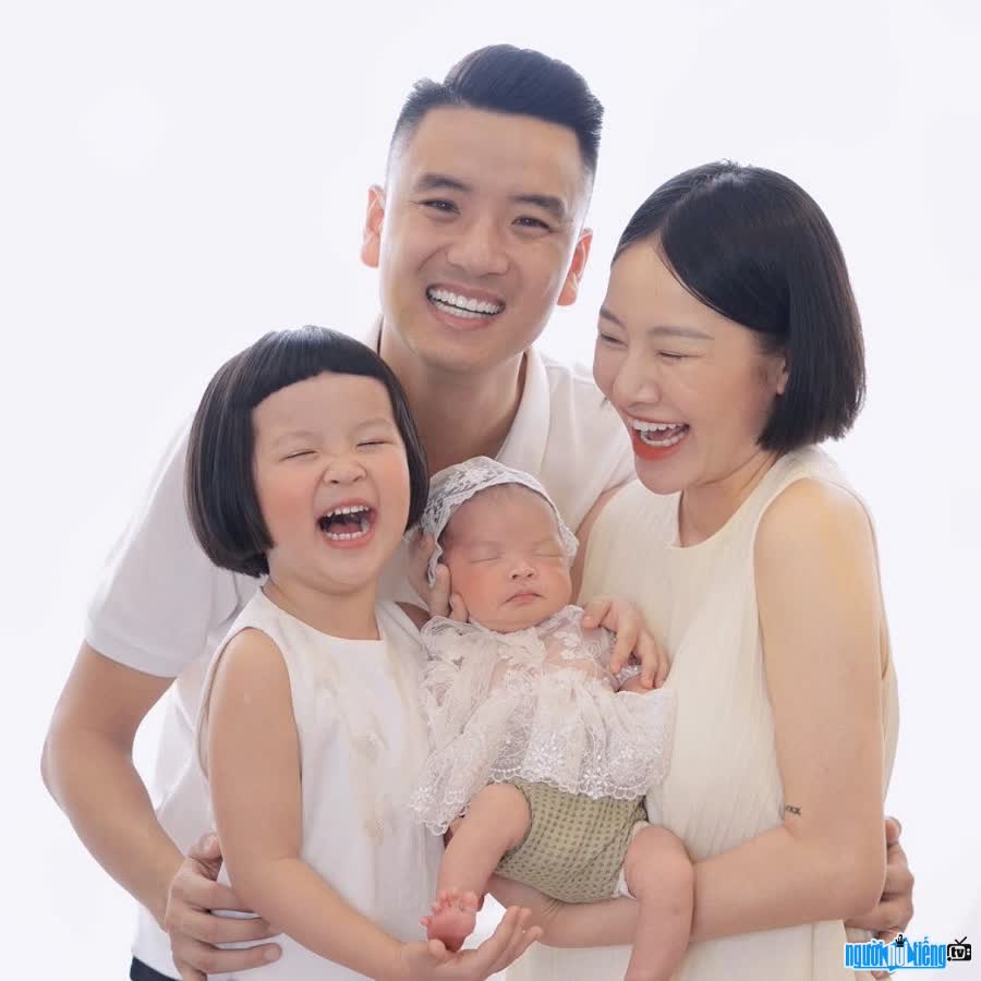 TikToker La Quoc Quyen's happy family
