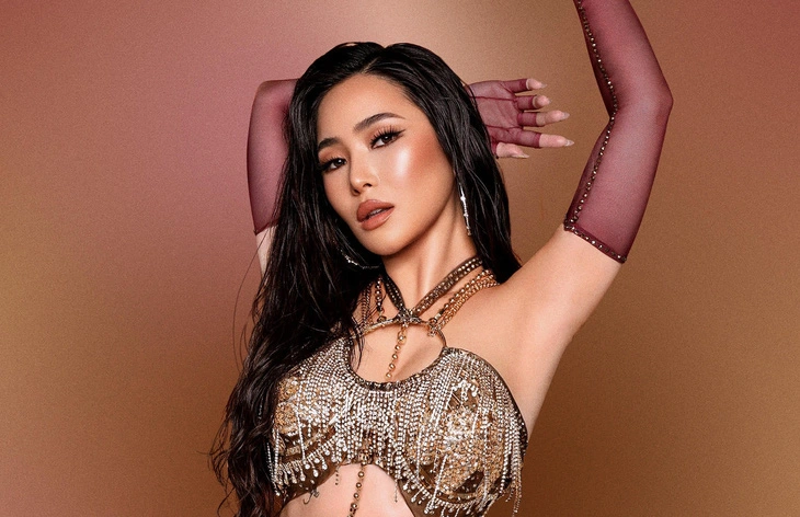 Female singer Huong Tram changed her stage name to Charmy Pham and returned to the entertainment industry after 4 years of absence
