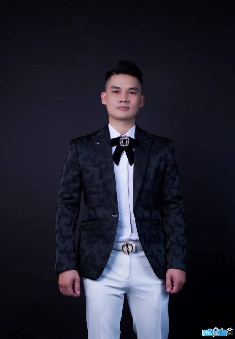 Singer Han Minh Tu actively participates in volunteer activities