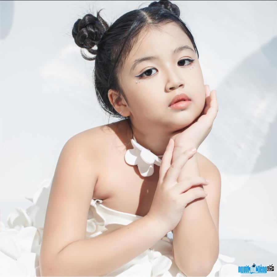 New image of child model Minnie Cindy