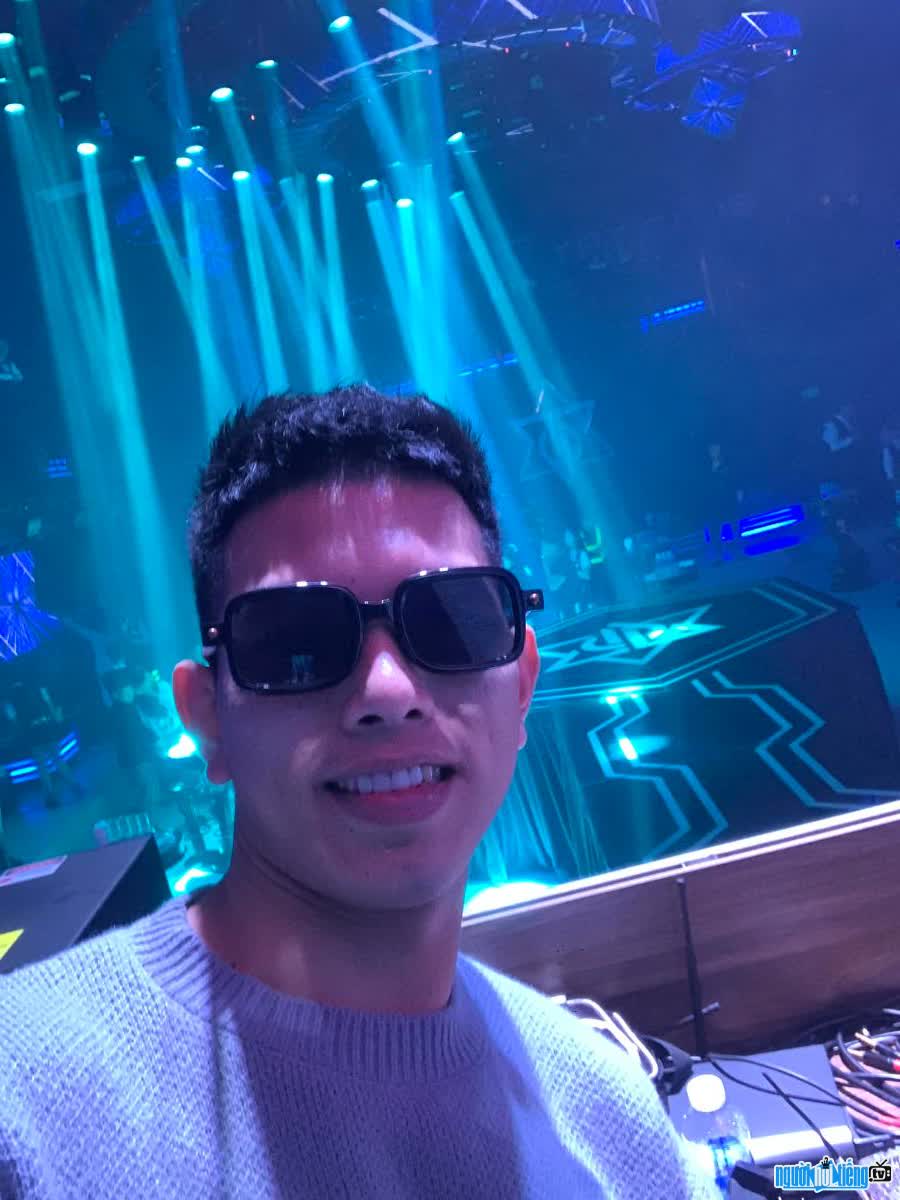 Jin Nguyen is a famous DJ in the Vietnamese electronic music industry