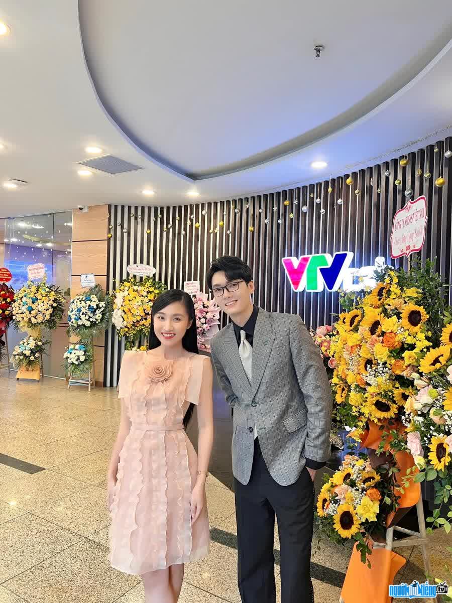 Tu Uyen and her boyfriend Nguyen Lam are also "Radio MCs"