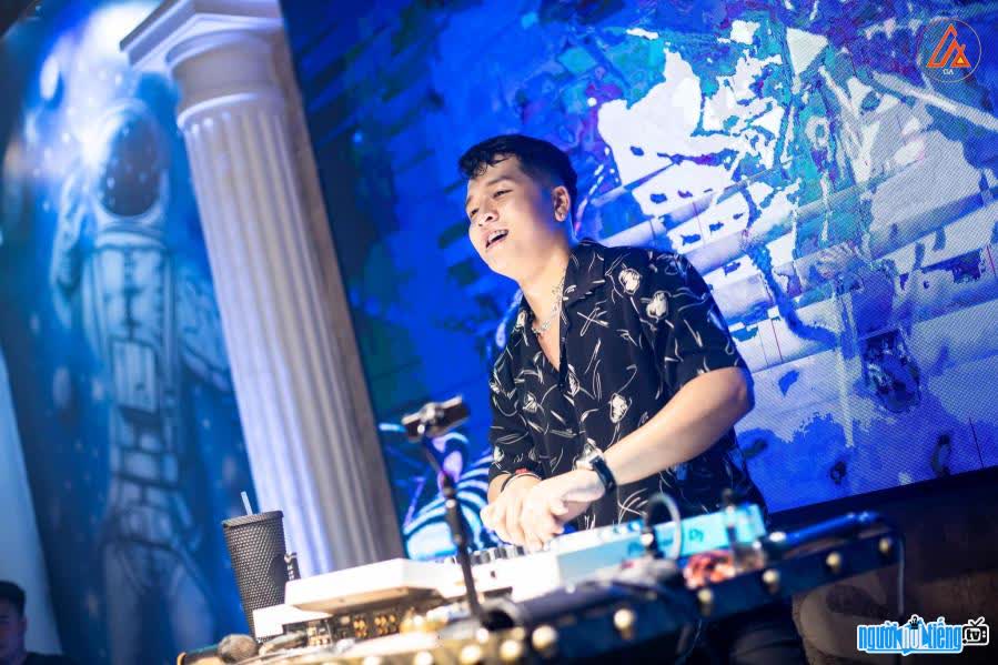 DJ Bảo Teng không ngừng học hỏi để hoàn thiện bản thân
