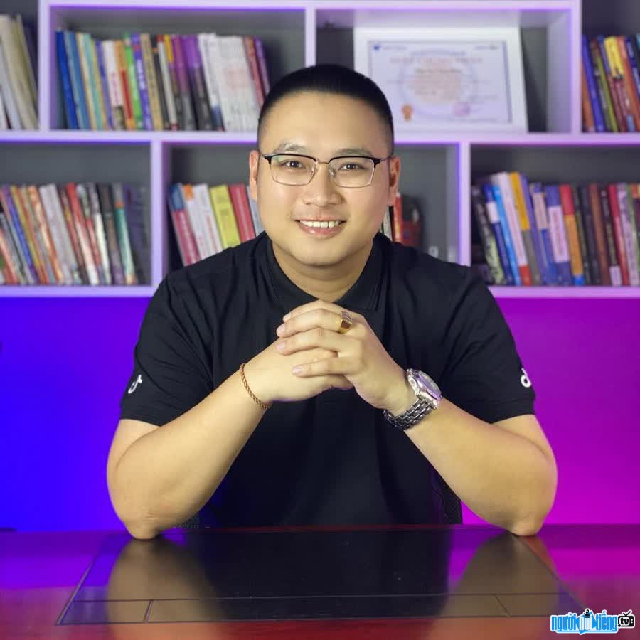 Marketing expert Ta Cong Bang is a TikTok teacher