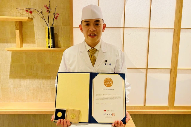 Sau 2 năm học tập Phước tốt nghiệp và lấy bằng đầu bếp cấp quốc gia của Nhật