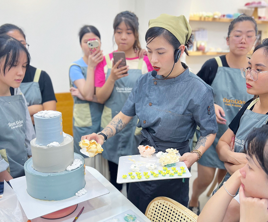 Teacher's baking class Tran Thuy Linh attracts a lot of students