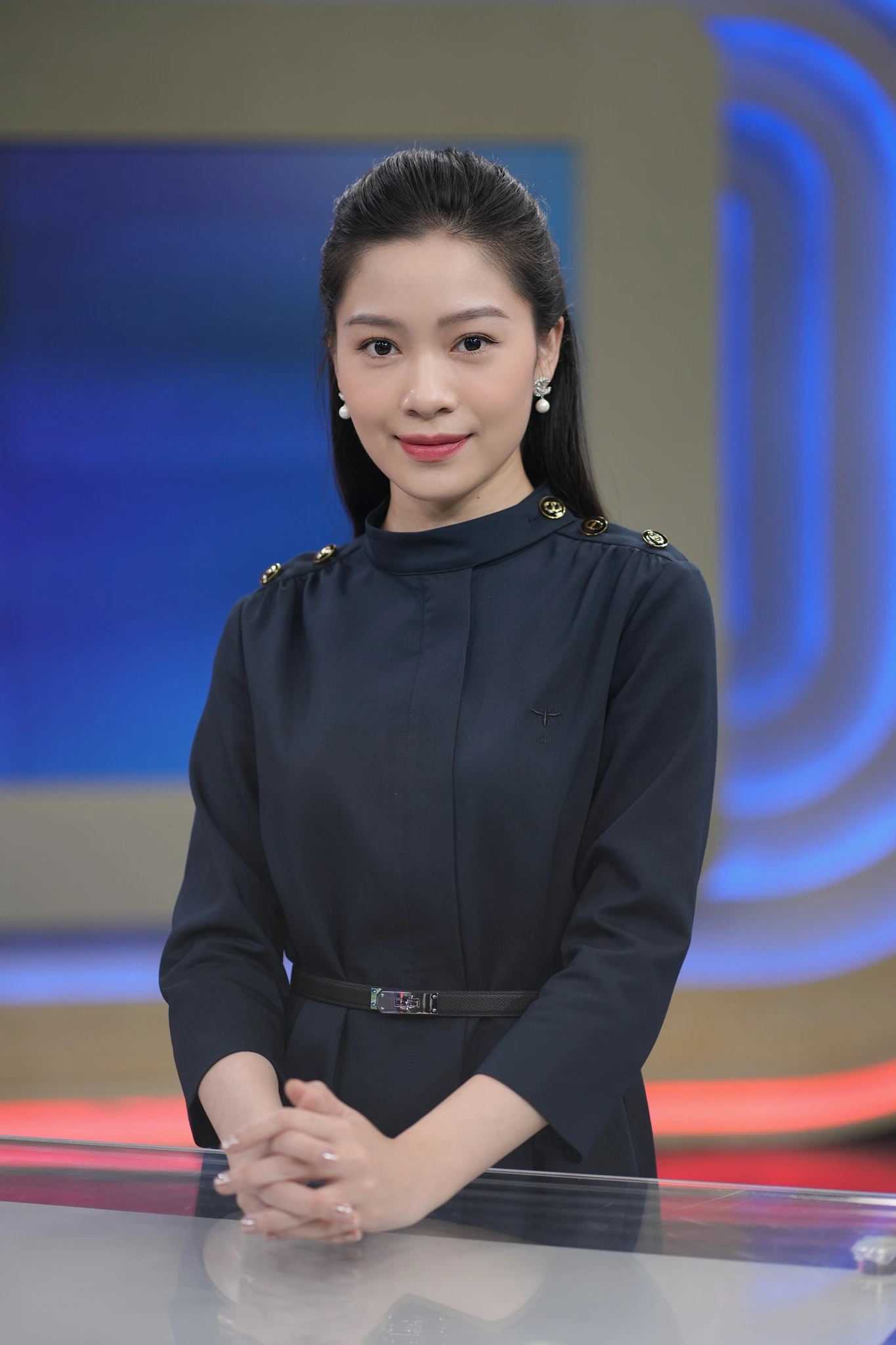 Hình ảnh MC Hạnh Quyên