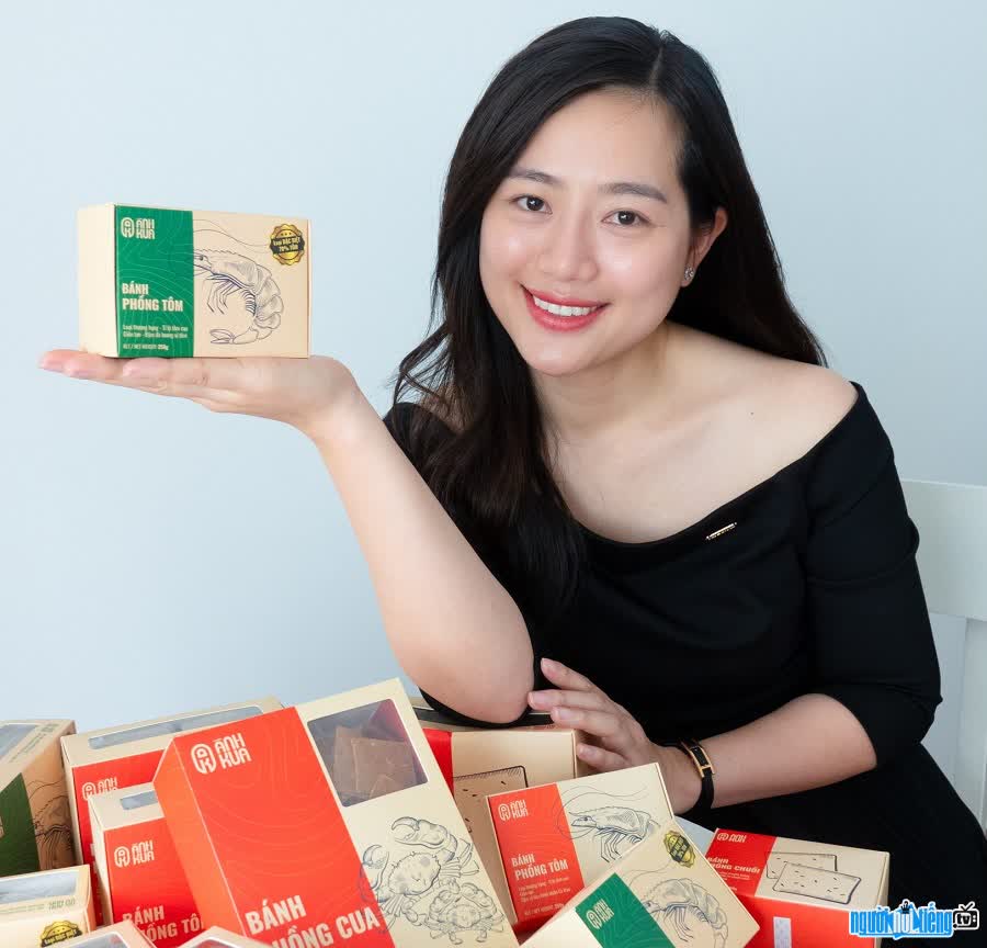 Youtuber Ánh Kua kinh doanh đặc sản địa phương
