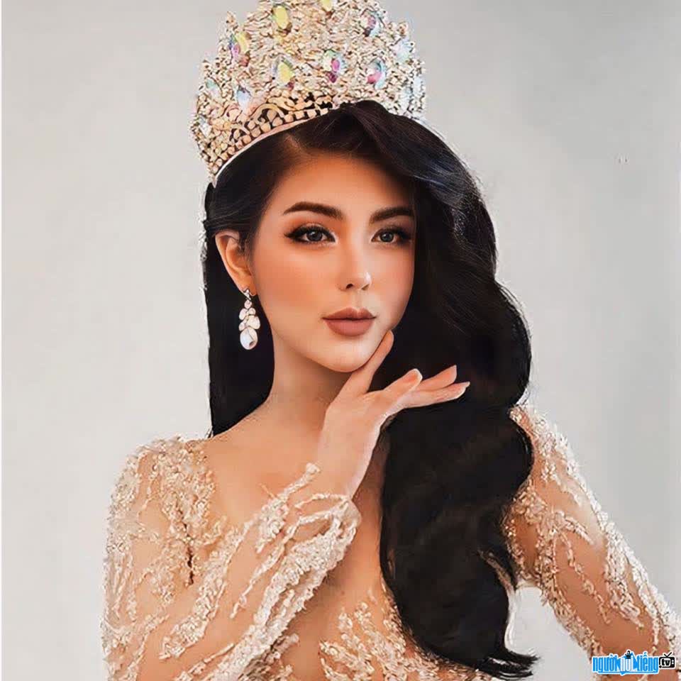 Hình ảnh hoa hậu Thư Di