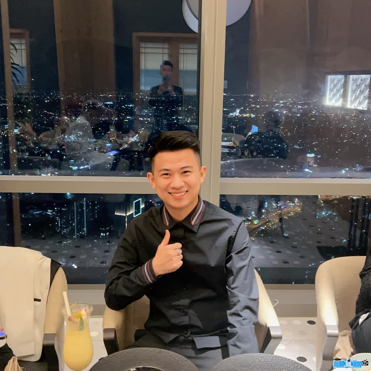 Hình ảnh doanh nhan trẻ Nguyễn Văn Hiếu