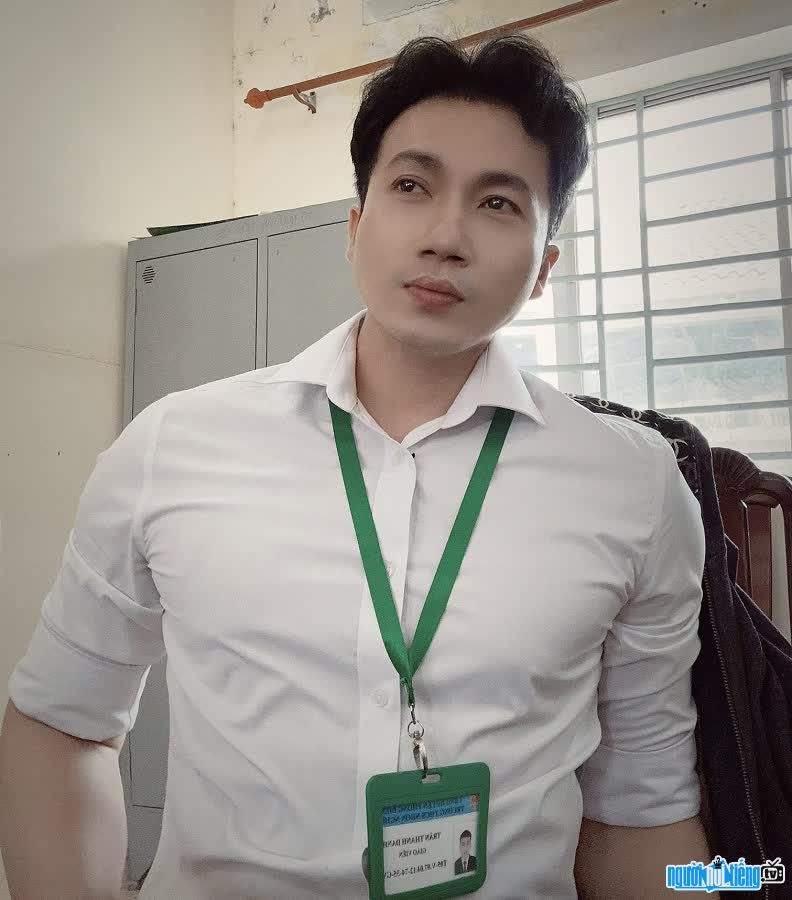 Chân dung giáo viên Danh Trần