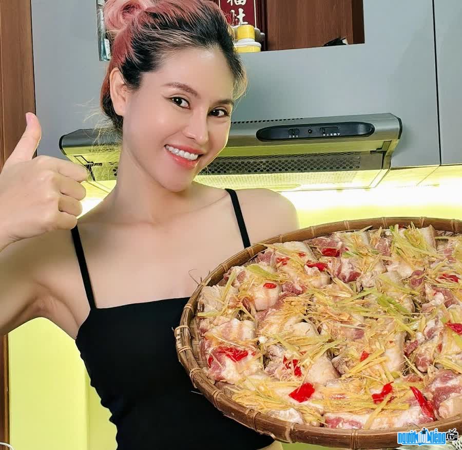 Ảnh của Sunny - Bà Cô Miền Tây 