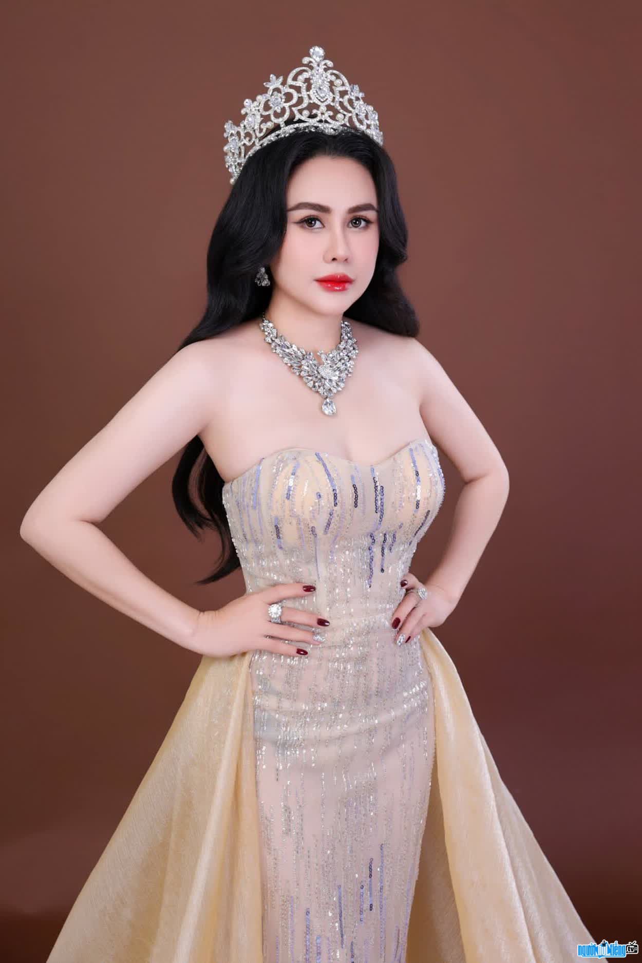 Hình ảnh hoa hậu Lý Kim Ngân