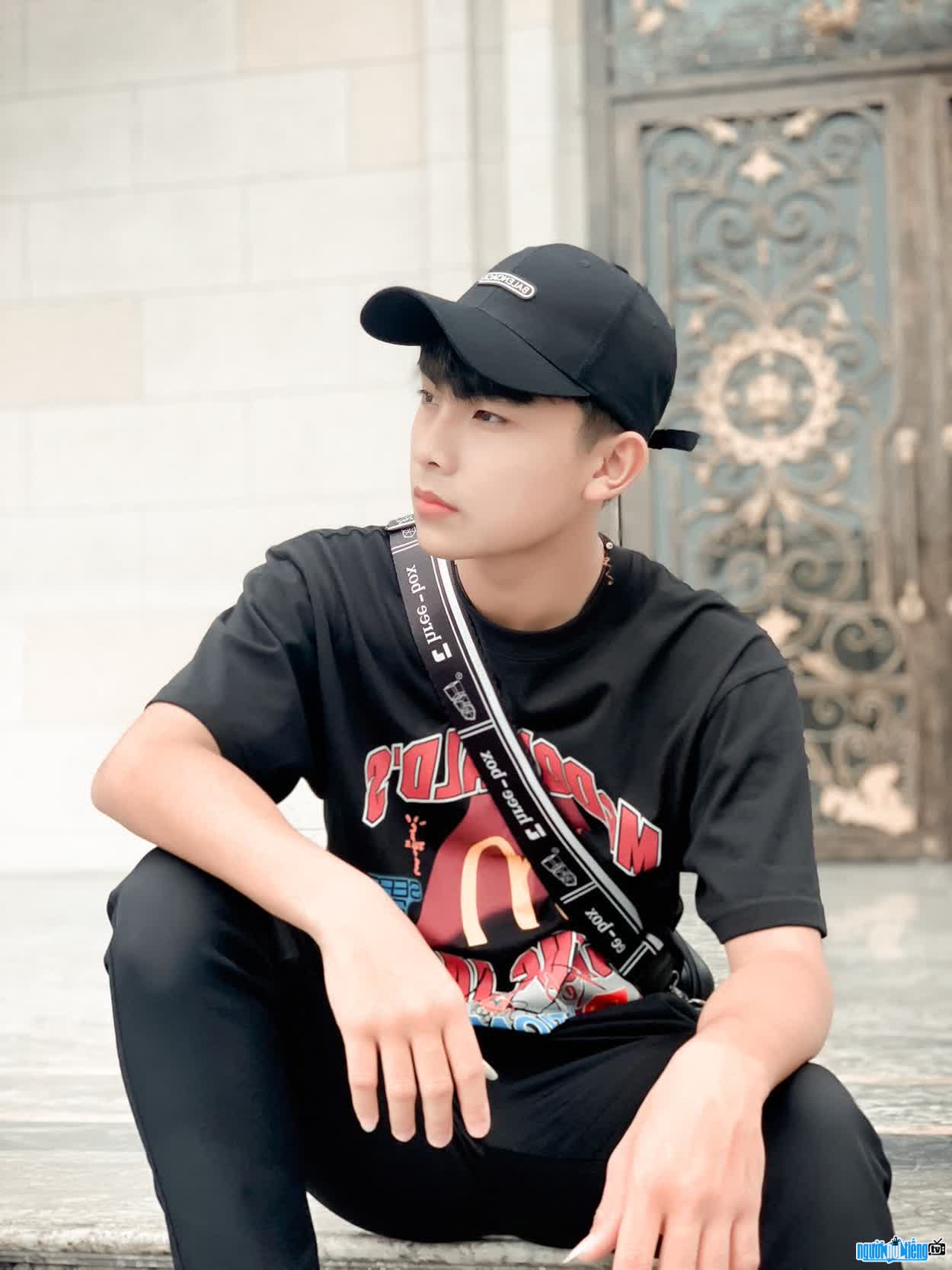 Ảnh của Huy đen