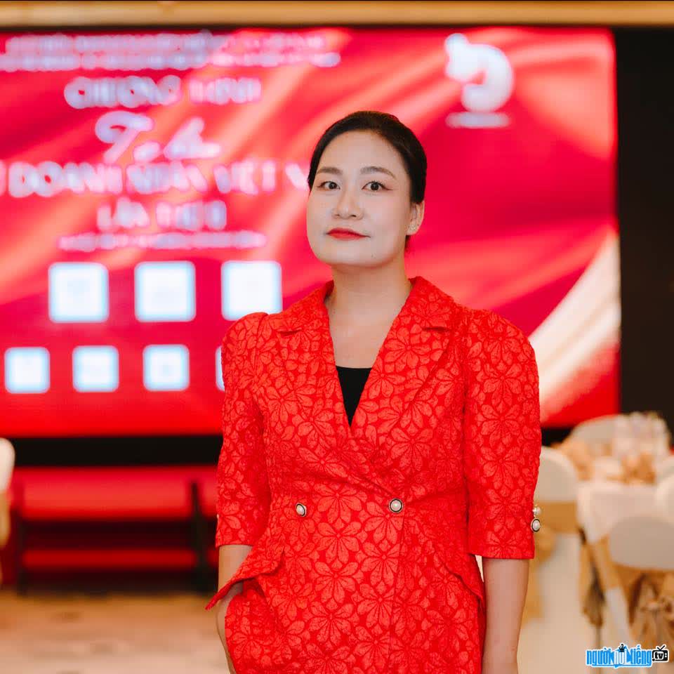 Hình ảnh nhà báo Cẩm Lai