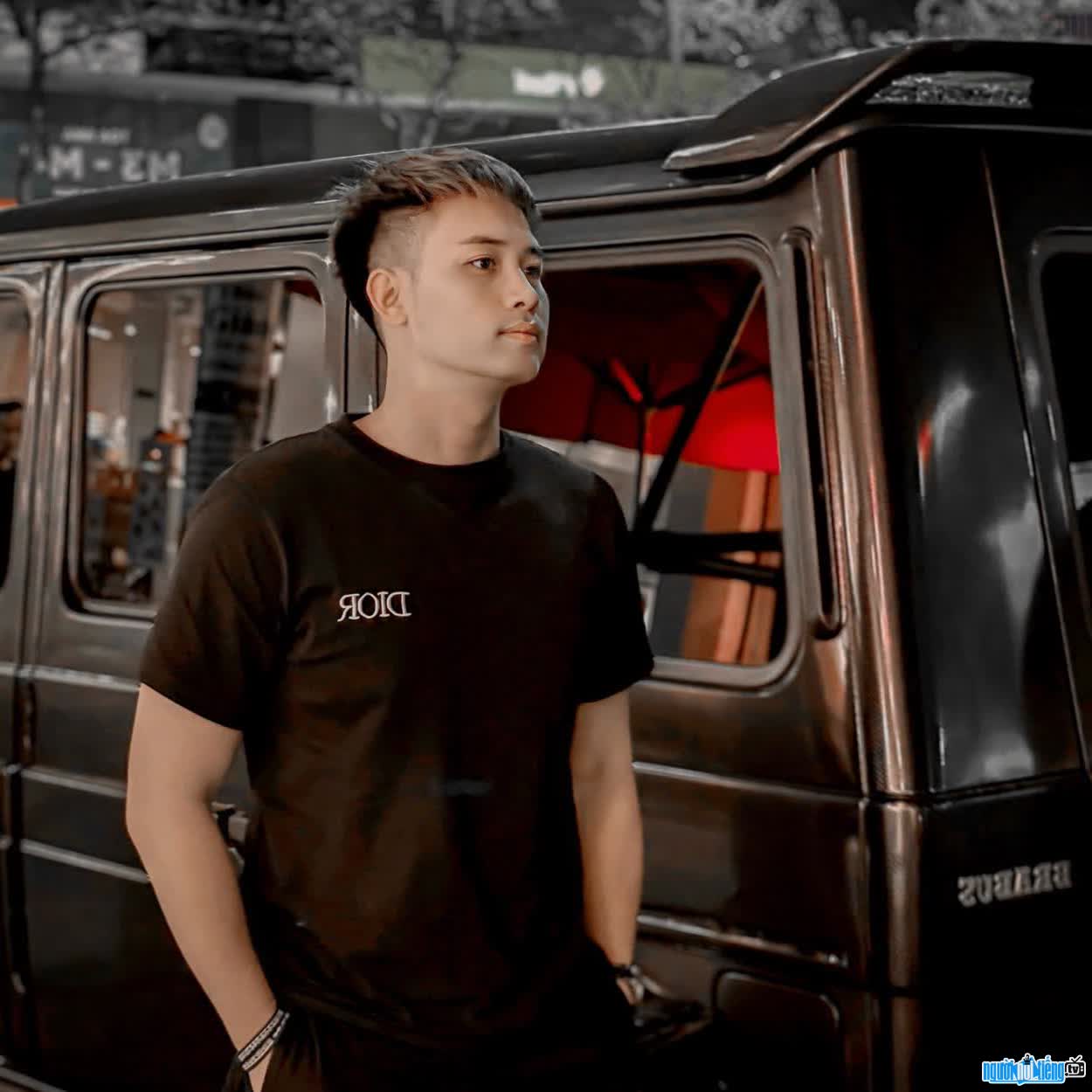 Hình ảnh CEO Nguyễn Việt Tiến