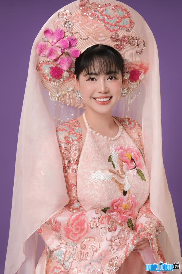 Hình ảnh CEO Phạm Hồng Nhung