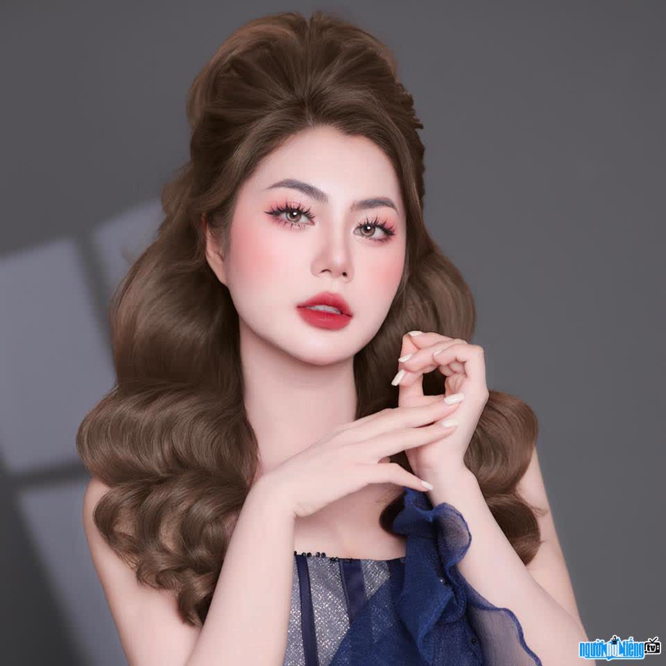 Hình ảnh ca sĩ trẻ Quỳnh Lady