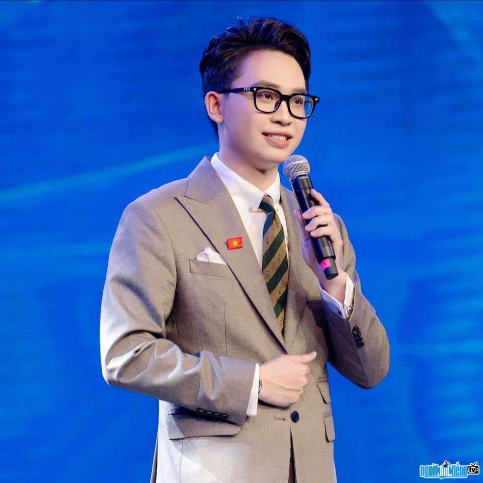 Hình ảnh MC Hoàng Đình Tùng