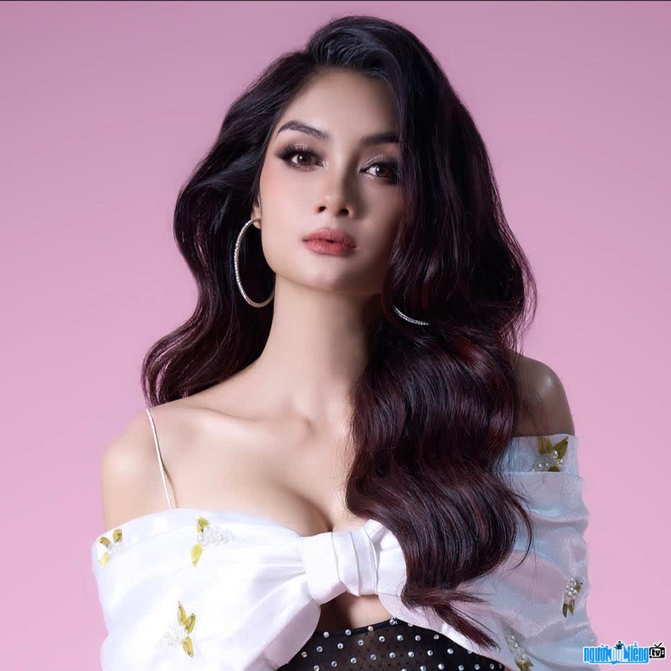 Hình ảnh Bùi Thị Uyên Phương xinh đẹp quyến rũ