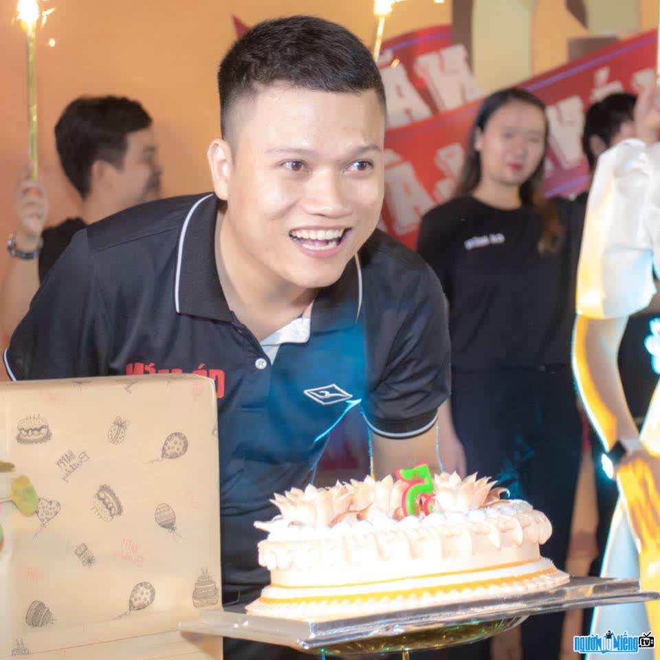 Hình ảnh Thuận Cà Mèn luôn nỗ lực cố gắng