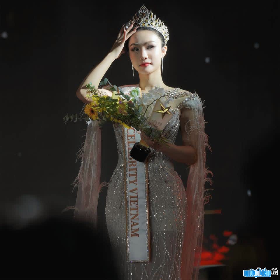 Hình ảnh Nguyễn Thị Minh Ngọc trong đêm chung kết cuộc thi Miss Celebrity Vietnam 2025