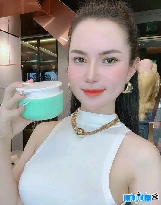 Nhan sắc không tuổi của TikToker Bích Cao khiến nhiều người trầm trồ