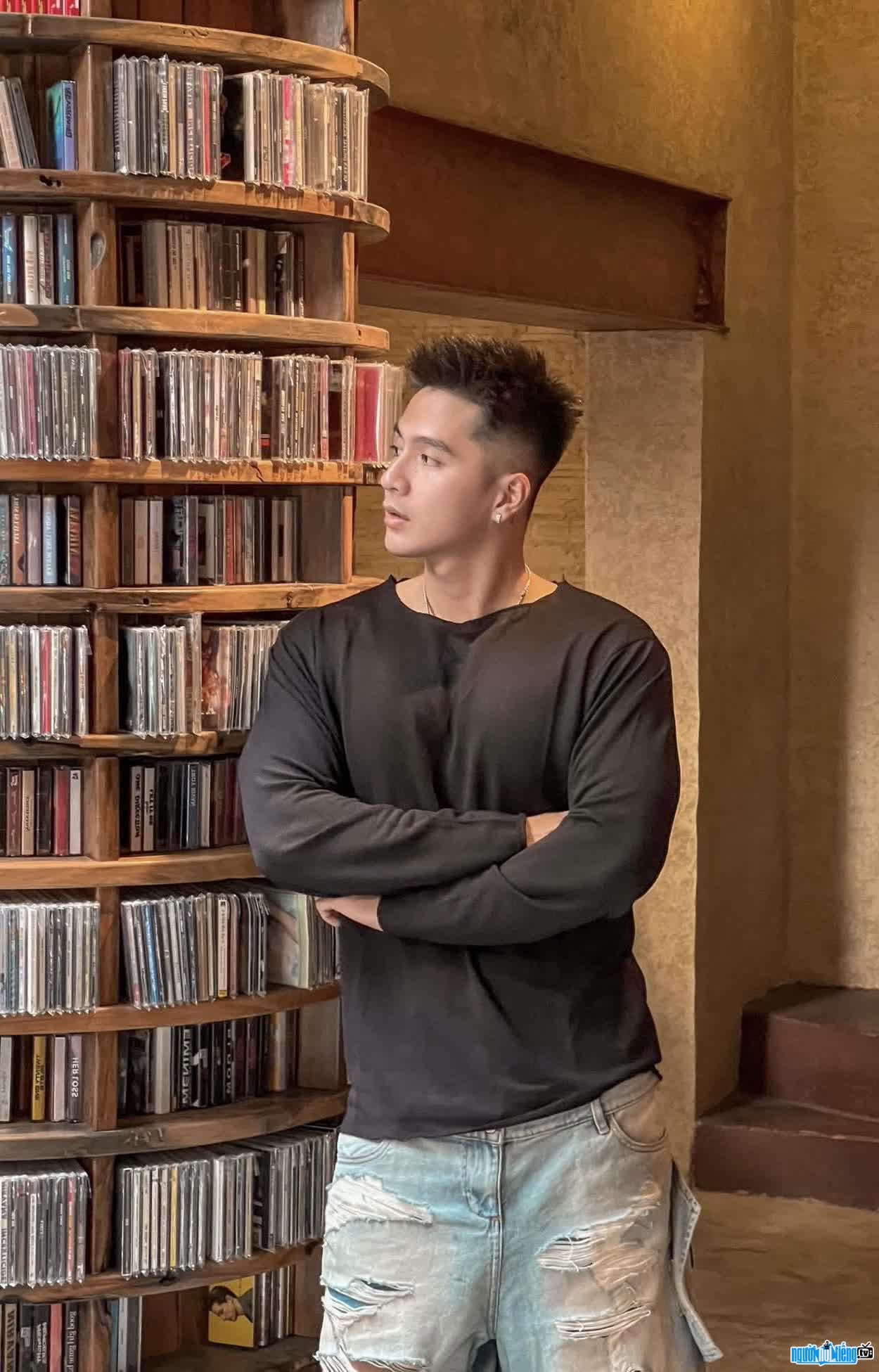 Hình ảnh Lý Công Chiều điển trai