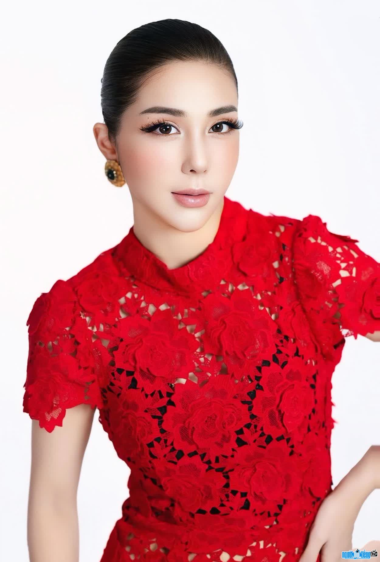 Hình ảnh Thư Di xinh đẹp quyến rũ