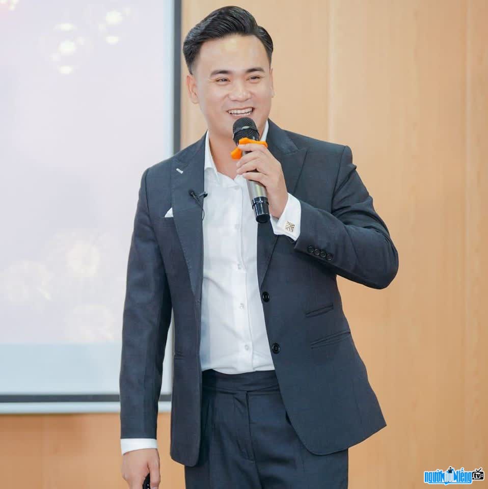 Hình ảnh MC Lâm Phương luôn cố gắng nỗ lực với đam mê