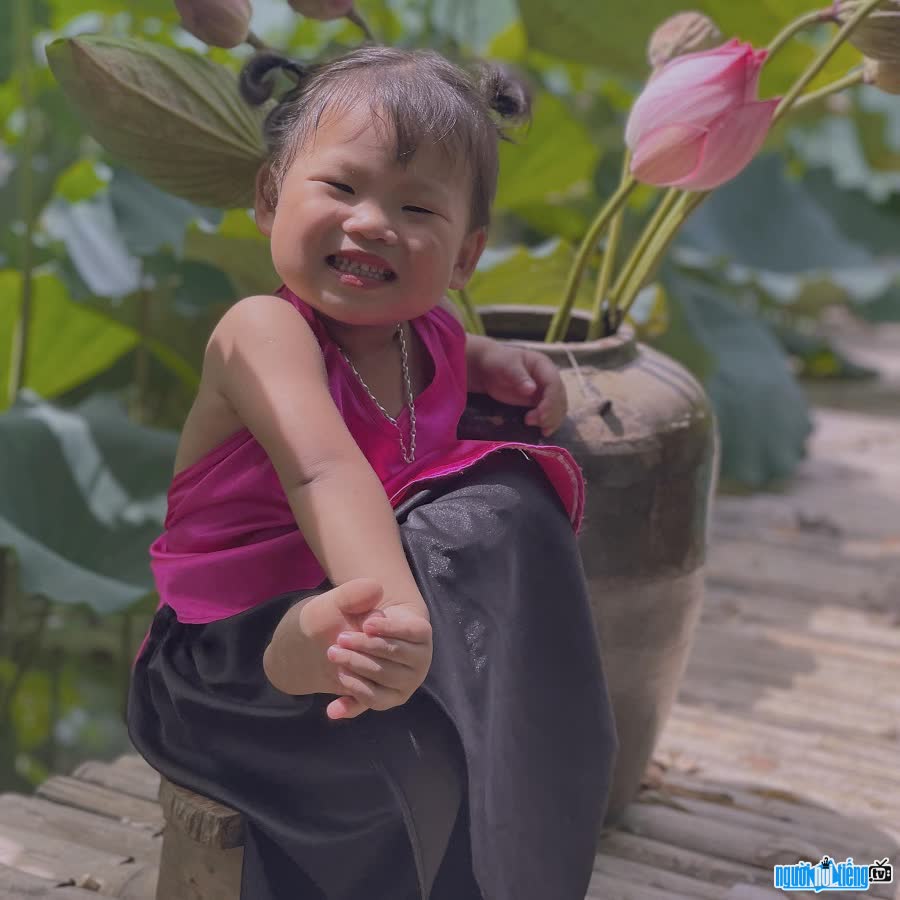 Khán giả theo dõi kênh TikTok Gia Đình Bống đều ấn tượng với biểu cảm đáng yêu của bé Bống