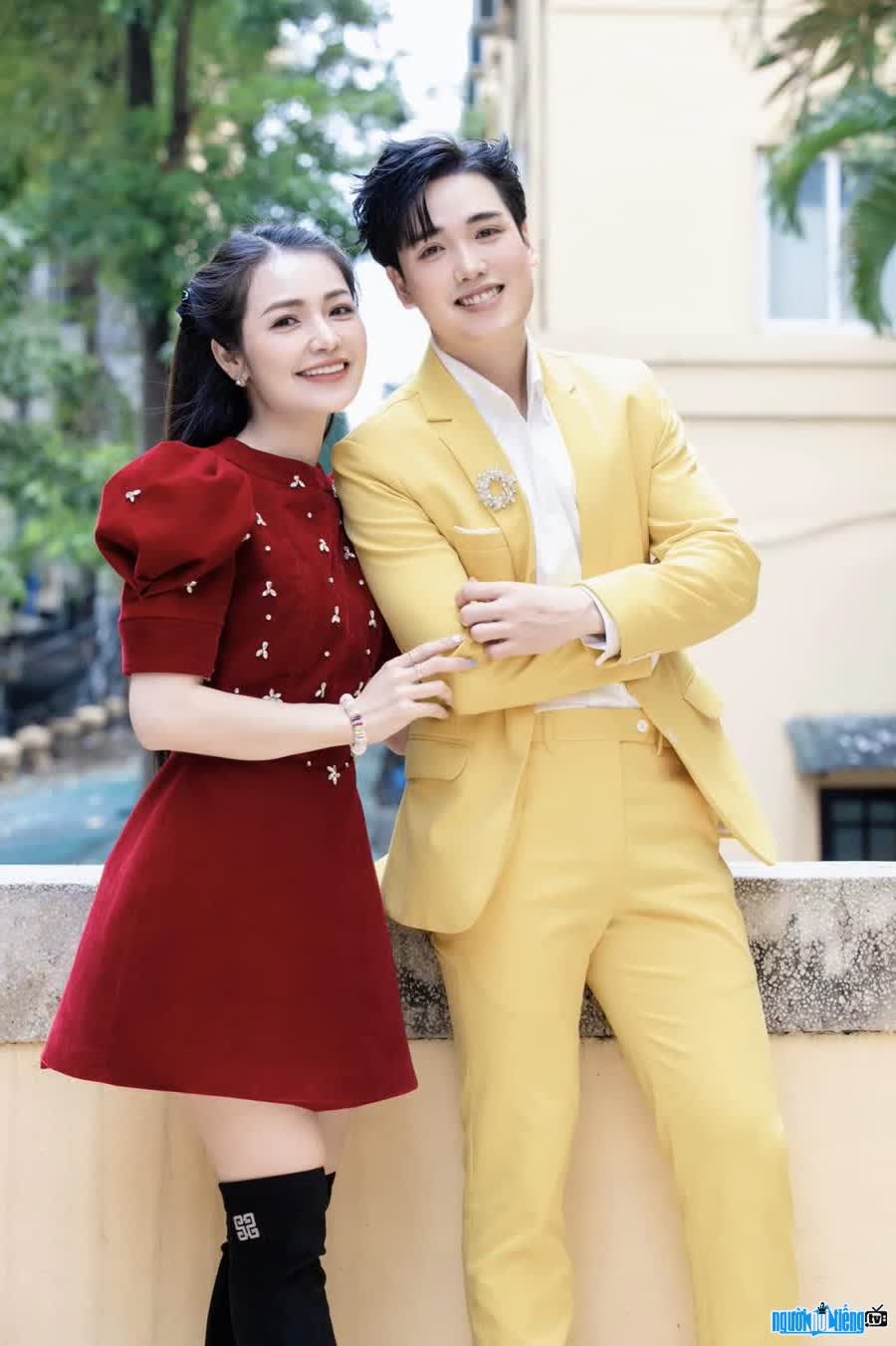  Image of singer Trang Thanh with Trieu Dinh Minh