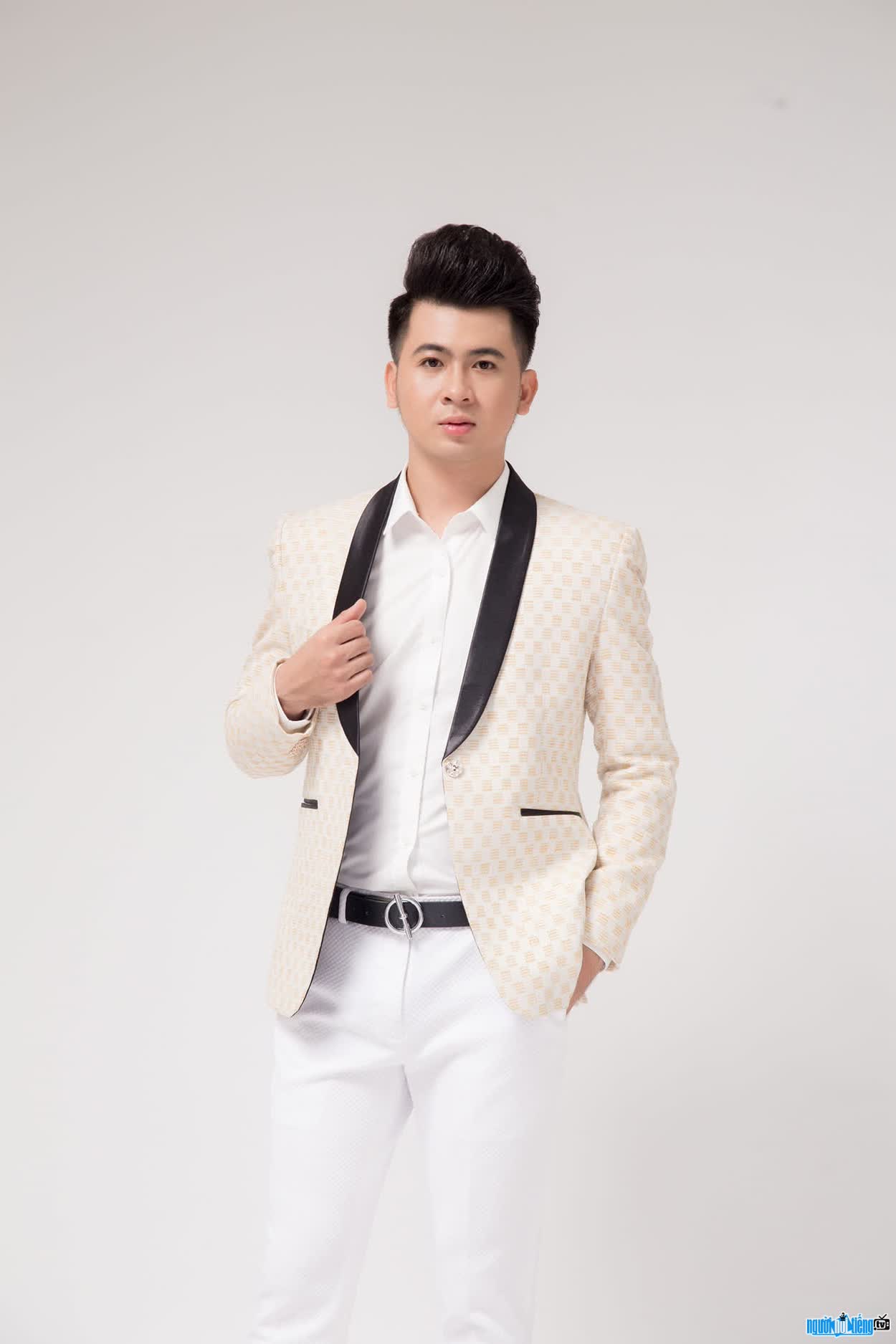 Hình ảnh MC điển trai Thanh Hoài